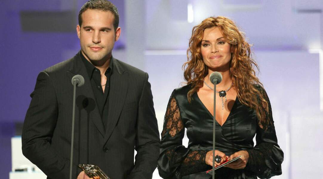 2007 encore, elle remet un prix aux NRJ Music AWARDS, ici avec Frédéric Michalak