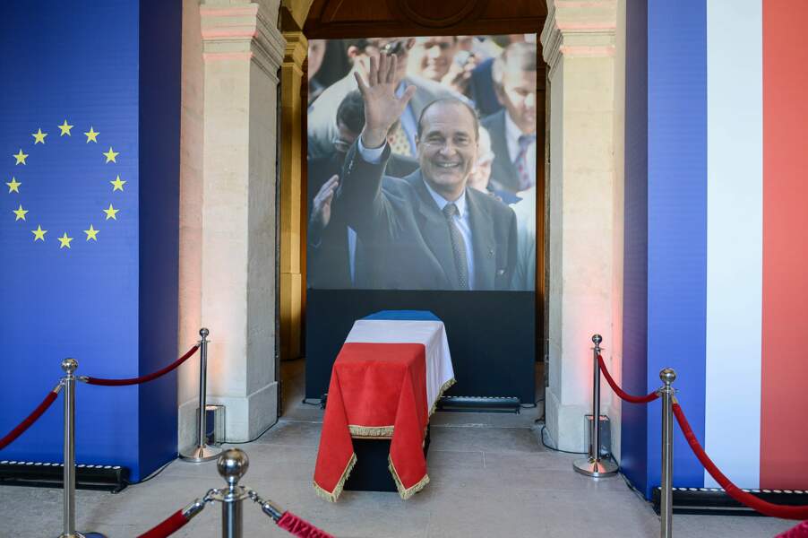 Un hommage populaire à Jacques Chirac était organisé aux Invalides ce dimanche 29 septembre