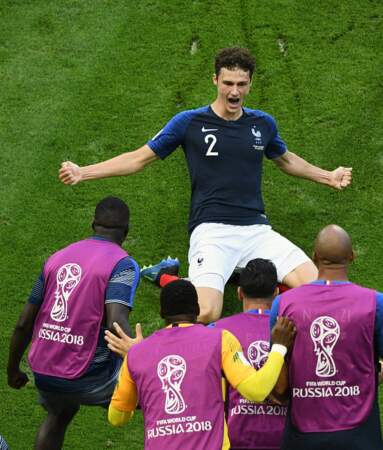 Benjamin Pavard réalise un exploit en marquant son tout premier but en équipe de France. 