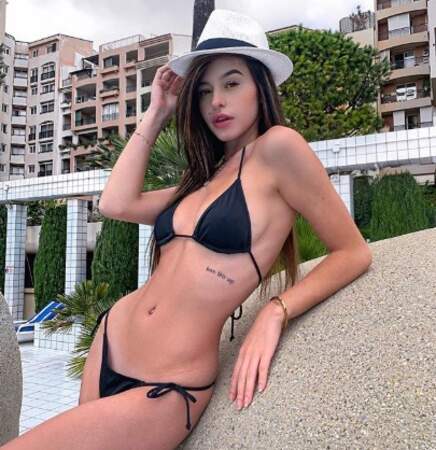 Un peu de sexy : Lea Elui en bikini... 