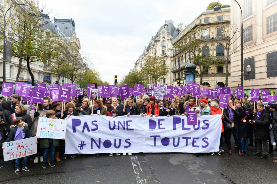 De nombreuses personnalités ont défilé à Paris ce 23 novembre contre les violences faites aux femmes