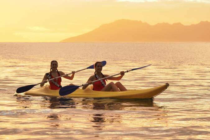 ou encore le kayak sur fond de coucher de soleil