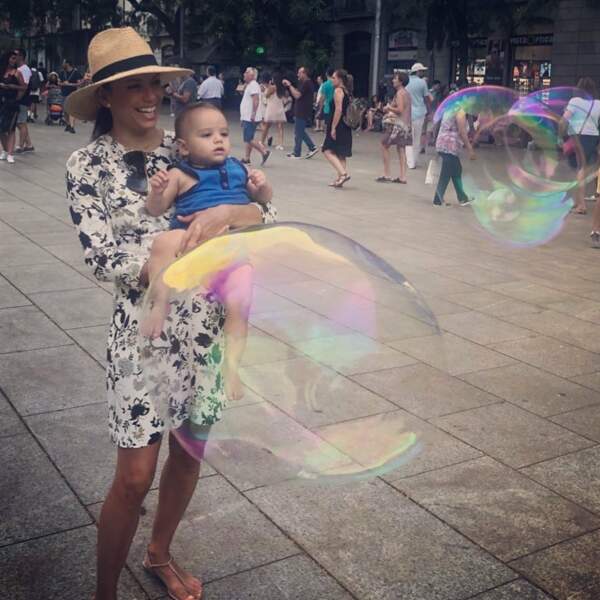 …ou à Barcelone où les bulles géantes les fascinent