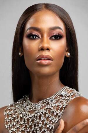 Miss Bahamas : Tarea Sturrup