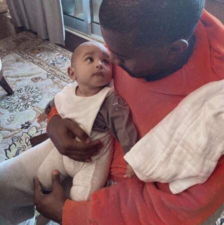 Et voici Kanye West avec leur petit dernier, Psalm. 