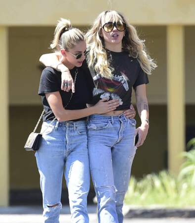 On pensait qu'elle avait retrouvé l'amour dans les bras de l'influenceuse Kaitlynn Carter... malheureusement Miley Cyrus se sépare après quelques mois passées ensemble