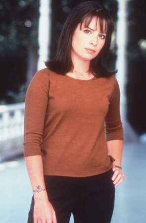En 1998, elle décroche le rôle de Piper Halliwell dans Charmed