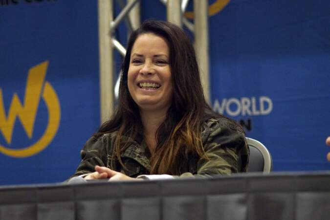L'actrice assiste régulièrement à des conventions de fans de Charmed, comme ici en 2018