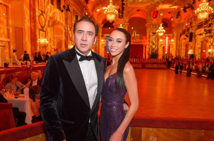 En revanche , mariage express pour Nicolas Cage et Erika Koike : quatre jours après leur mariage (un peu trop arrosé ?), l'acteur demande le divorce !