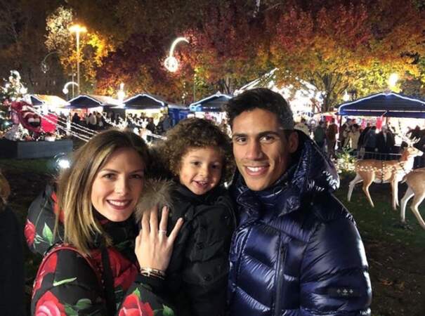 Un peu d'amour : Raphaël Varane et sa petite famille. 