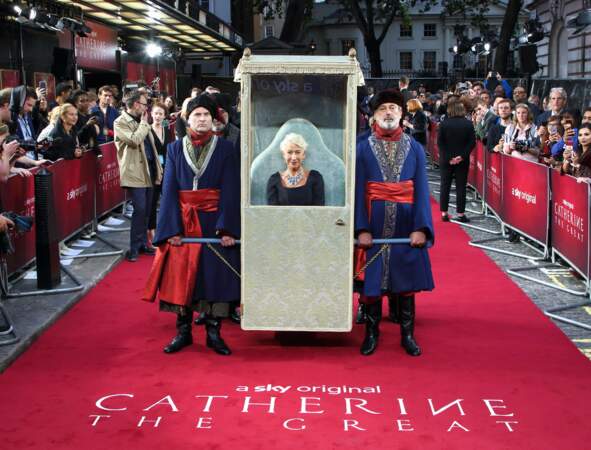 Helen Mirren tout à fait royale à la première de la série Catherine the Great
