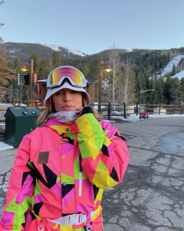 Et la chanteuse Karol G est partie au ski. 