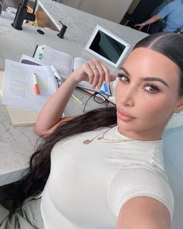 Et c'était l'heure des révisions pour Kim Kardashian, qui vise le diplôme d'avocate. 