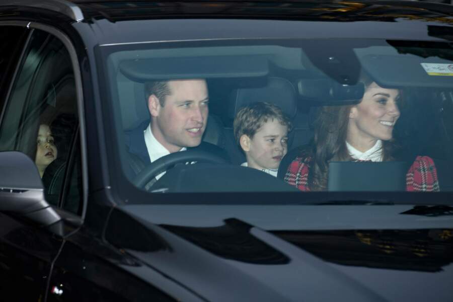 Kate Middleton et le prince William en voiture avec leurs enfants le 18 décembre 2019