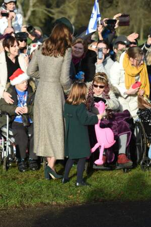 Après la messe, Kate Middleton et Charlotte sont allées à la rencontre de la foule