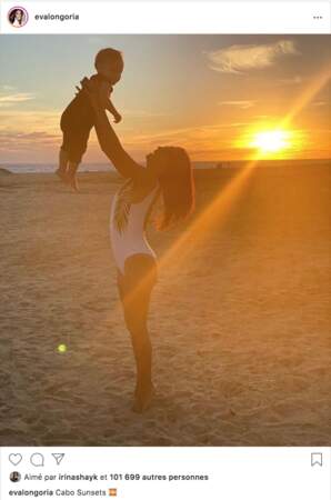 Coucher de soleil à Cabo San Luca pour Eva Longoria et son fils