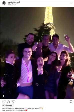 Candice Pascal a fait la fête près de la tour Eiffel