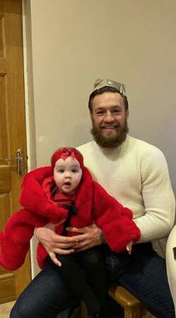 Conor McGregor, un papa poule avec sa petite Croia...