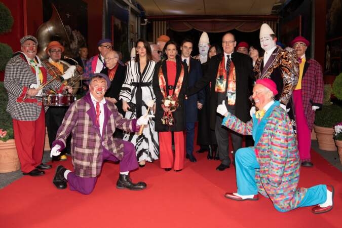 Pauline Ducruet, la princesse Stéphanie, Louis Ducruet, l'épouse de ce dernier, Marie, et le prince Albert II de Monaco au lancement du 44e Festival du cirque de Monaco jeudi 16 janvier