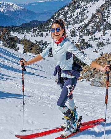 Laury Thillman profite du beau temps durant son séjour au ski
