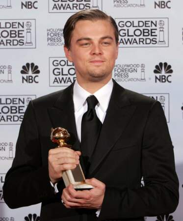 Puis il remporte également le Golden Globe du meilleur acteur dans un film dramatique pour "Aviator"