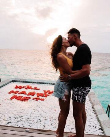 Stéphanie Durant s'est fiancée à son chéri pendant leurs vacances aux Maldives
