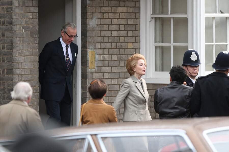 Du costume de Margaret Thatcher dans The Crown à son rôle de sexologue débridée dans Sex Education, Gillian Anderson fait le grand écart 