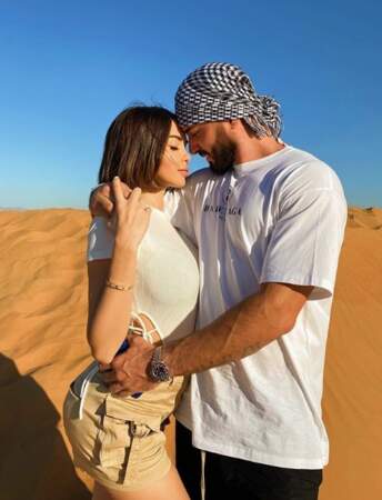 Le couple profite d'habiter à Dubaï pour faire régulièrement de sublimes shootings photos 