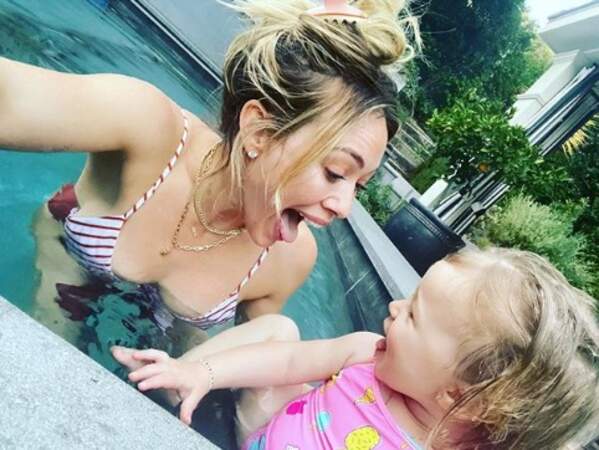 Hilary Duff et sa fille Banks ont fait trempette. 
