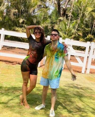 Priyanka Chopra et Nick Jonas jouent avec les couleurs