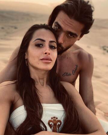 Marine El Himer et Julien Guirado (les Princes de l'amour) montrent leur amour dans le désert d'Abu Dhabi !