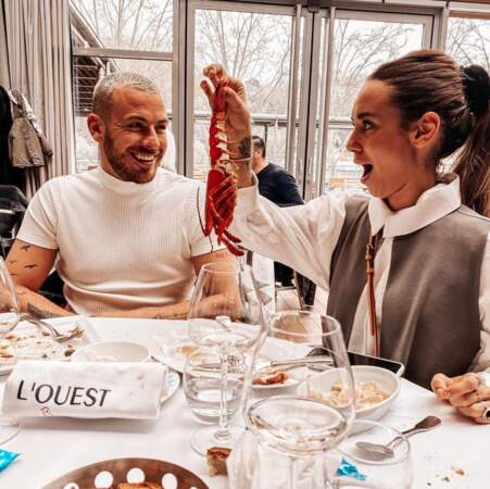 De leur côté, Julien Bert et Hilona profitent d'un moment pour manger au restaurant de Paul Bocuse !