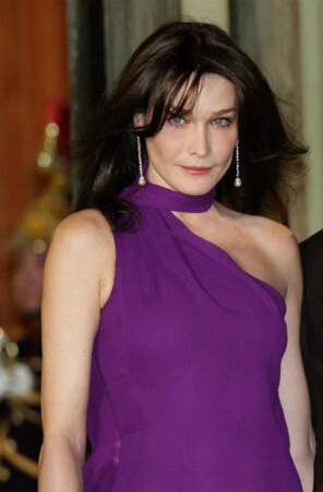 2008 Carla devient Madame Sarkozy et la première dame de France. Ici au dîner d'Etat à l'Elysée à l'occasion de la visite de Shimon Peres