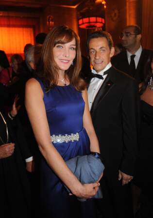 2008 Carla Bruni Sarkozy fière au côté de son Président de mari qui est honoré par la fondation Elie Wiesel pour l'humanitaire