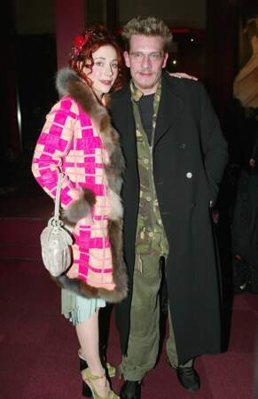 L'actrice en 2004 avec son grand frère adoré, Guillaume