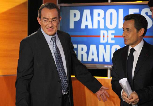 Parmi les rencontres qui ont emaillé sa carrière il y a celles des présidents de la République. Ici avec Nicolas Sarkozy en 2011 pour l'émission "Paroles de français"