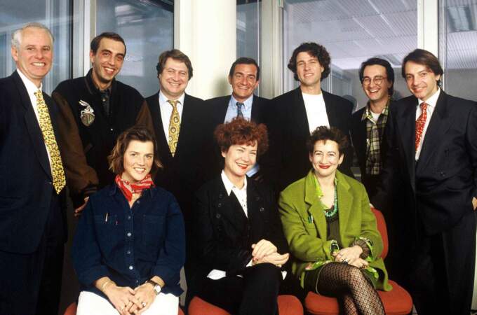 L'équipe des animateurs de TF1 entoure leur productrice Pascale Breugnot, reine des "reality show" des années 90.