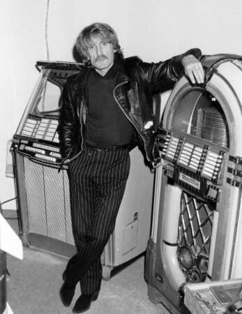 Christophe est un fan des années 1950 et un collectionneur d'objets, tels les juke-box (1984).