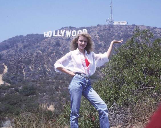 Kylie, en 1988,  vise Hollywood, mais doit mieux se positionner! Elle participera tout de même à une vingtaine de productions cinéma et télé