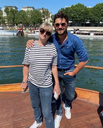 Pendant ce temps-là, Christine Bravo et Christophe Beaugrand voguaient sur la Seine. 