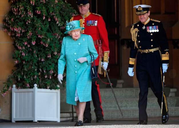 Elisabeth II toujours sous bonne escorte