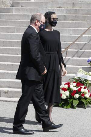 Le couple souverain à son arrivée à la cathédrale