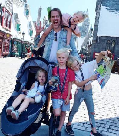 Etre papa de cinq enfants ? Ca l'amuse à James Van Der Beek (Dawson) !