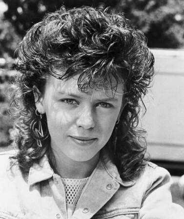 Kylie Minogue, qui rêvait de devenir comédienne, débute sa carrière dès l'âge de 11 ans dans des soaps australiens tel "The Henderson kids" en 1985