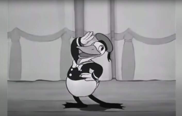 1934 : première apparition de Donald, avec un bec très long et des plumes en guise de mains