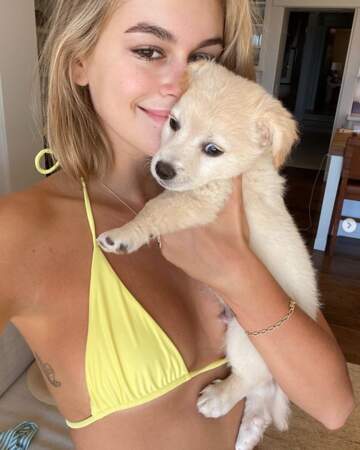 Selfie canin : Kaia Gerber et son nouveau compagnon, Milo. 