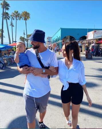 Promenade en famille à Venice Beach, à Los Angeles.