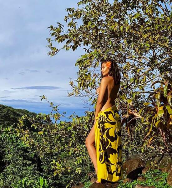 Vaimalama topless à Tahiti 