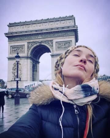 Exilée à Paris depuis longtemps, elle aime visiblement notre capitale !