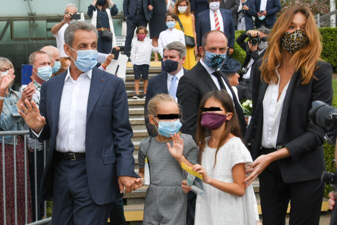 Les Bruni-Sarkozy, stars du mariage